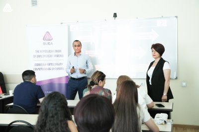 Նոր հնարավորություններ ԼՂ-ից տեղահանված անձանց համար՝ ՀԳՀՄ-ի ձեռնարկատիրական դասընթացների միջոցով