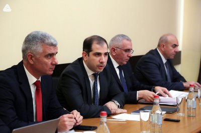 Մասնագիտական աշխատանքային քննարկումներ Եկամուտների վարչարարության բարեփոխումների հասարակական խորհրդի նիստում